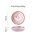 Ceramiczne talerze z wzorem różowego marmuru