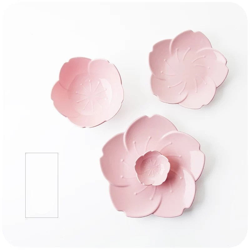 Miska lub talerz w kształcie kwiatu japońskiej sakury