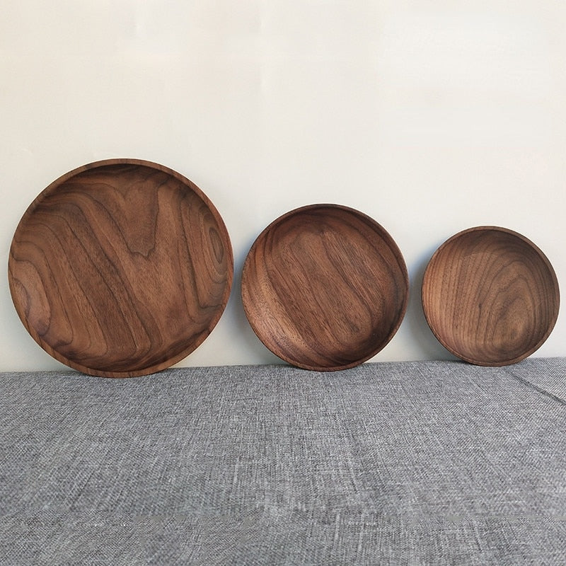Drewniane ręcznie robione talerze z akacji